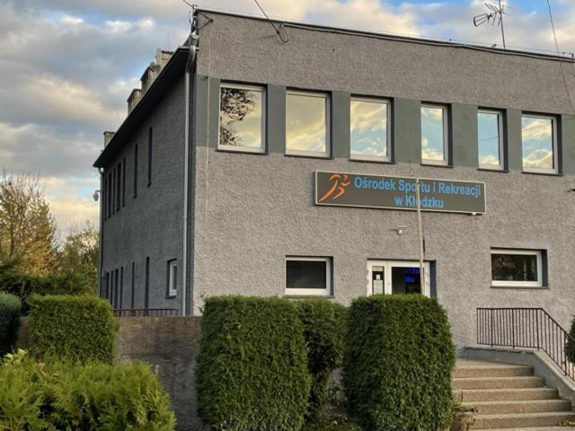 Dom Wycieczkowy "Na Stadionie" Hotel Klodzko Exterior photo